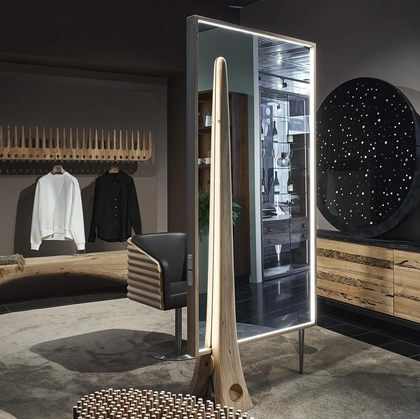 Specchiera di design Bekkuccio di Riva1920