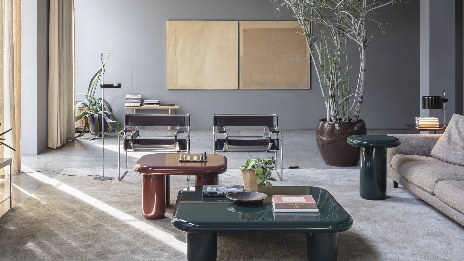 Tavolino proposto in diverse forme laccato lucido Bilbao di Mogg
