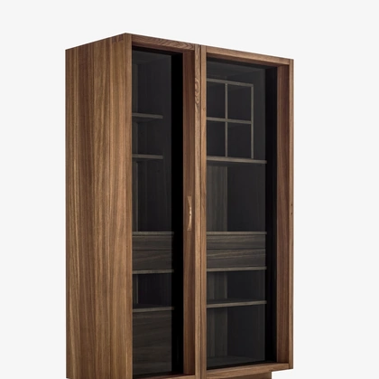 Mobile Contenitore Cambusa Cook Glass Jumbo in listellare e massello dotato di doppia anta in vetro di Riva1920