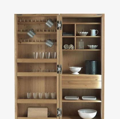 Mobile Contenitore multifunzione Cambusa Cook Small Jumbo in listellare e massello dotato di anta singola di Riva1920