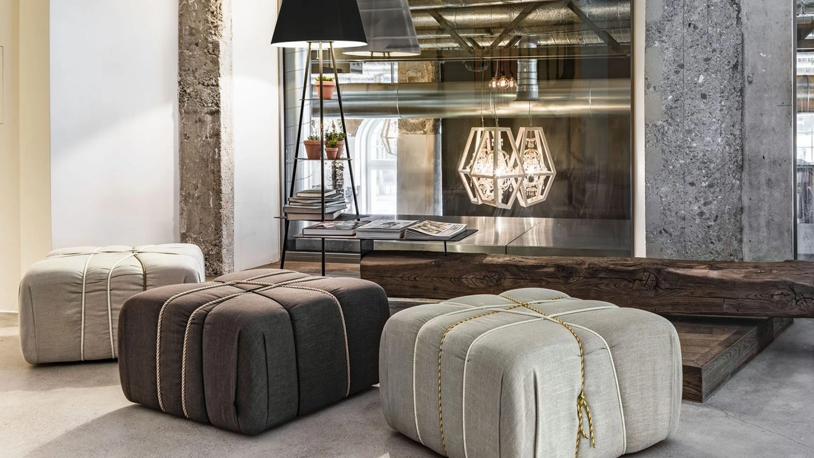 Pouf di design in tessuto con corde decorative Che Pakko di Mogg