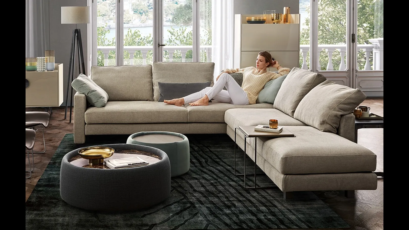 Pouf Tavolino Cubic in tessuto con top in marmo o legno Cubic di Dema