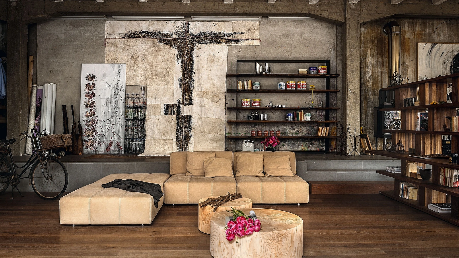 Tavolino Eco in legno massello di cedro profumato disponibile in due diametri, lavorati da sezioni di tronco blocco unico di Riva1920