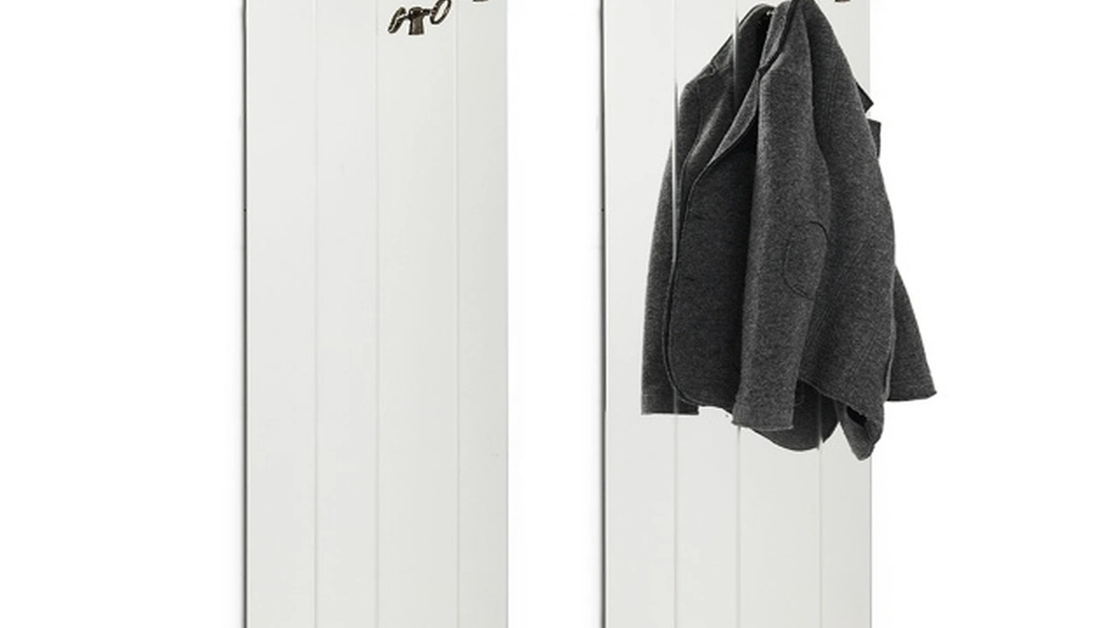 Specchio appendiabiti con chiavi in fusione di ottone Memorie Mirrors di Mogg