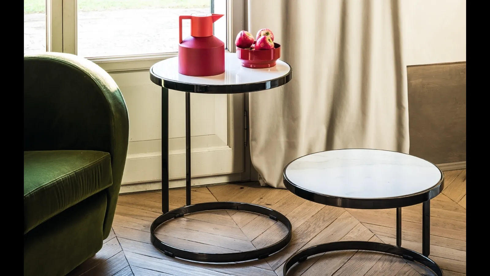 Tavolino rotondo in metallo con piano in cristalceramica Joint di Midj