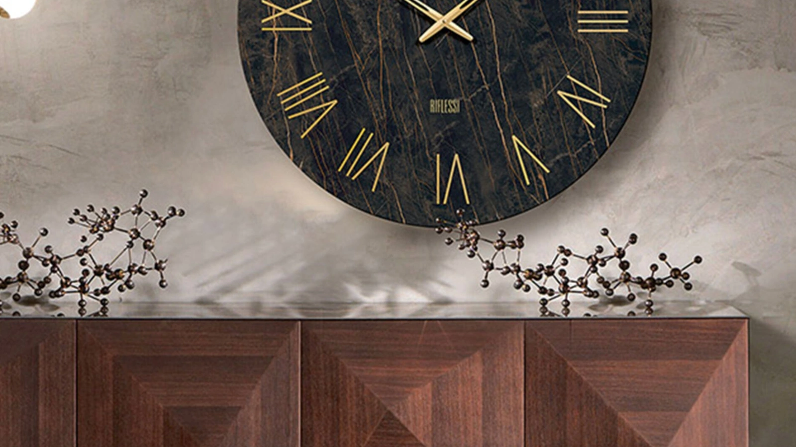 Orologio da muro Portofino in cristallo serigrafato effetto marmo di Riflessi