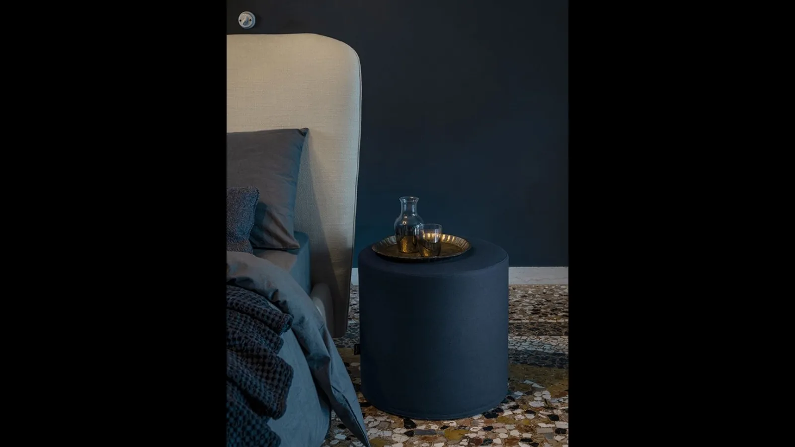 Pouf cilindrico in tessuto Basic di Bolzan Letti