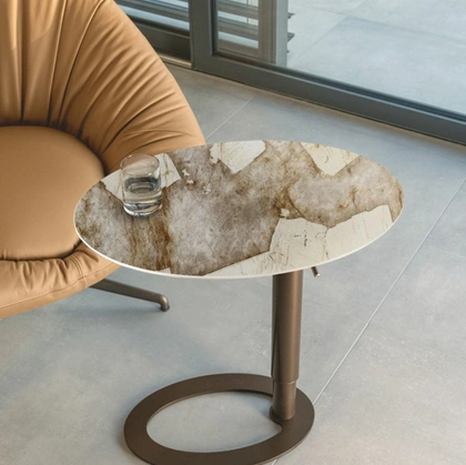 Tavolino Tek in ceramica di Riflessi