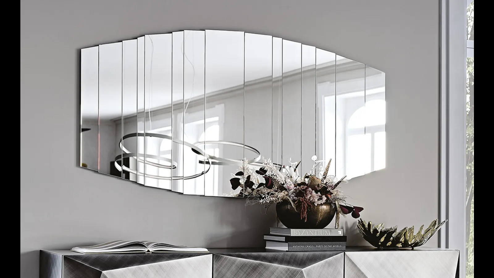 Specchio da parete composto da listelli di cristallo specchiato accostati Stripes di Cattelan Italia