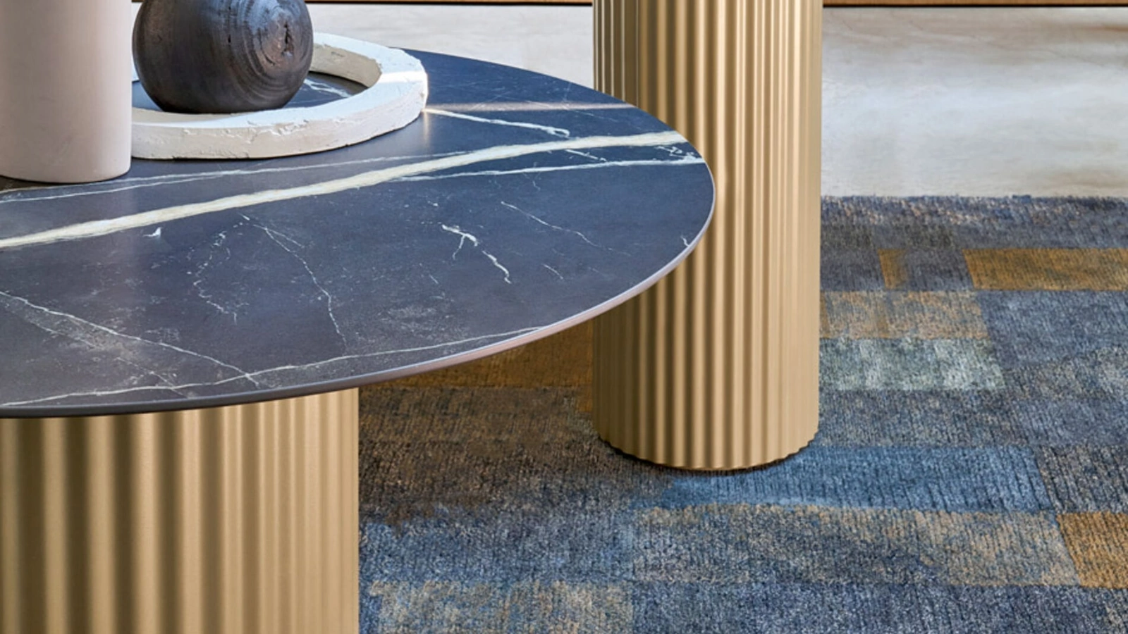 Tavolino Enea con top in ceramica di Riflessi