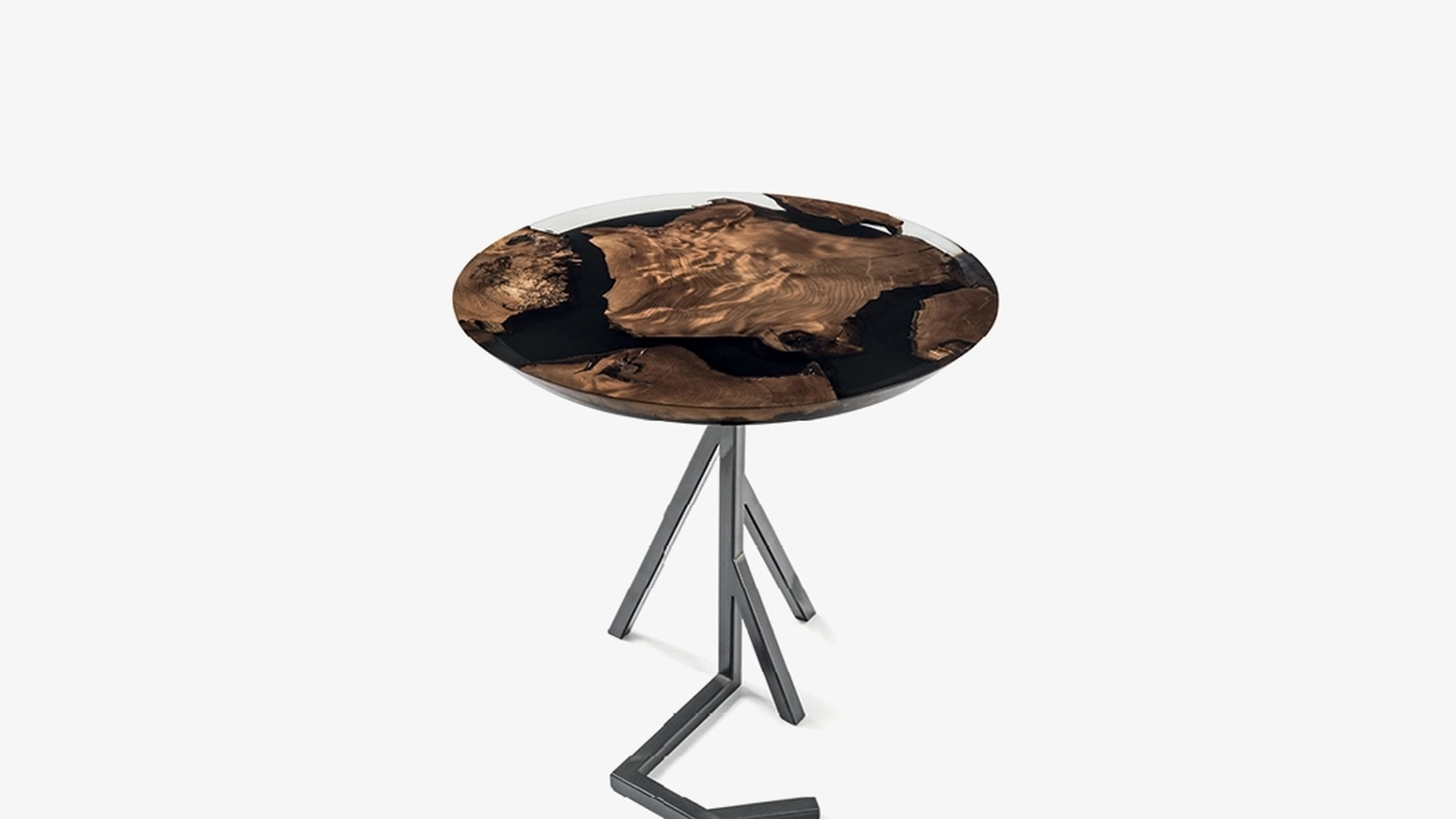 Tavolino Tiny Earth con top composto da frammenti di Kauri e resina e basamento in ferro dal design originale di Riva1920