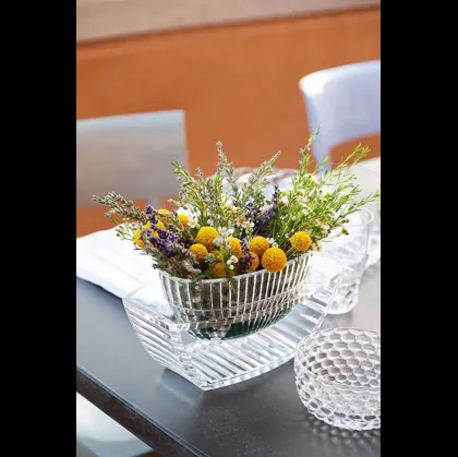 Vaso di design in plexiglas U Shine di Kartell