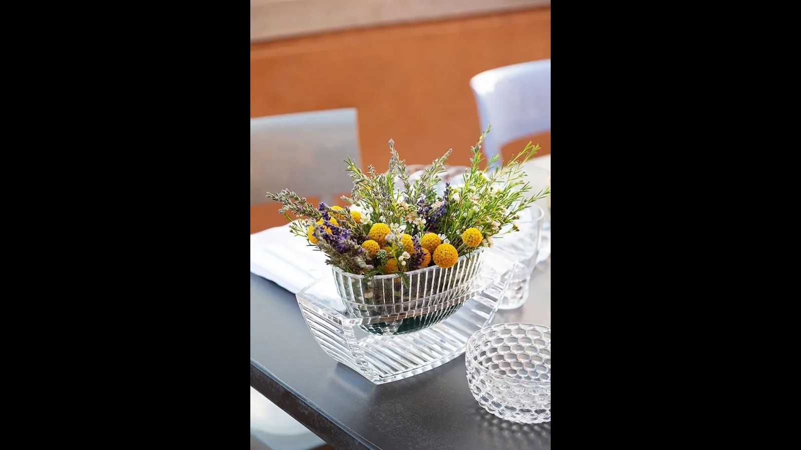 Vaso di design in plexiglas U Shine di Kartell