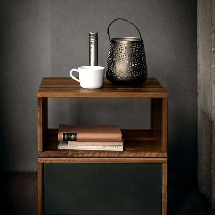 Comodino Freedom in legno massello di Riva1920