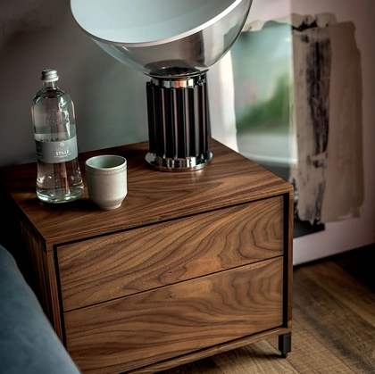 Comodino Rialto Night Fly in listellare e legno massello di Riva1920