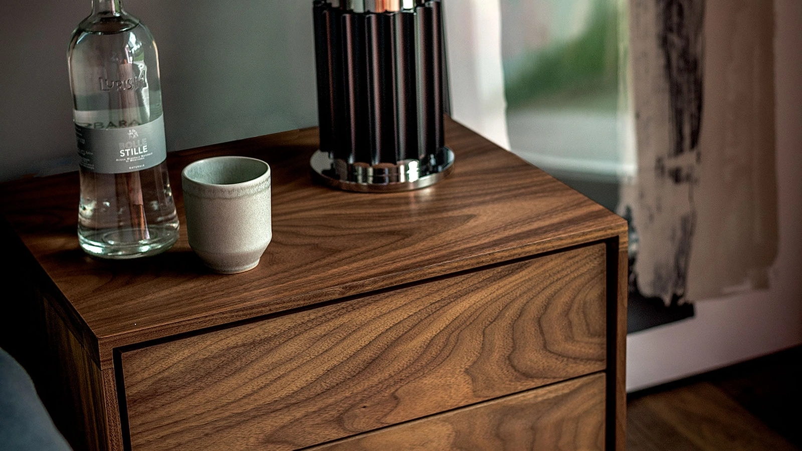 Comodino Rialto Night Fly in listellare e legno massello di Riva1920