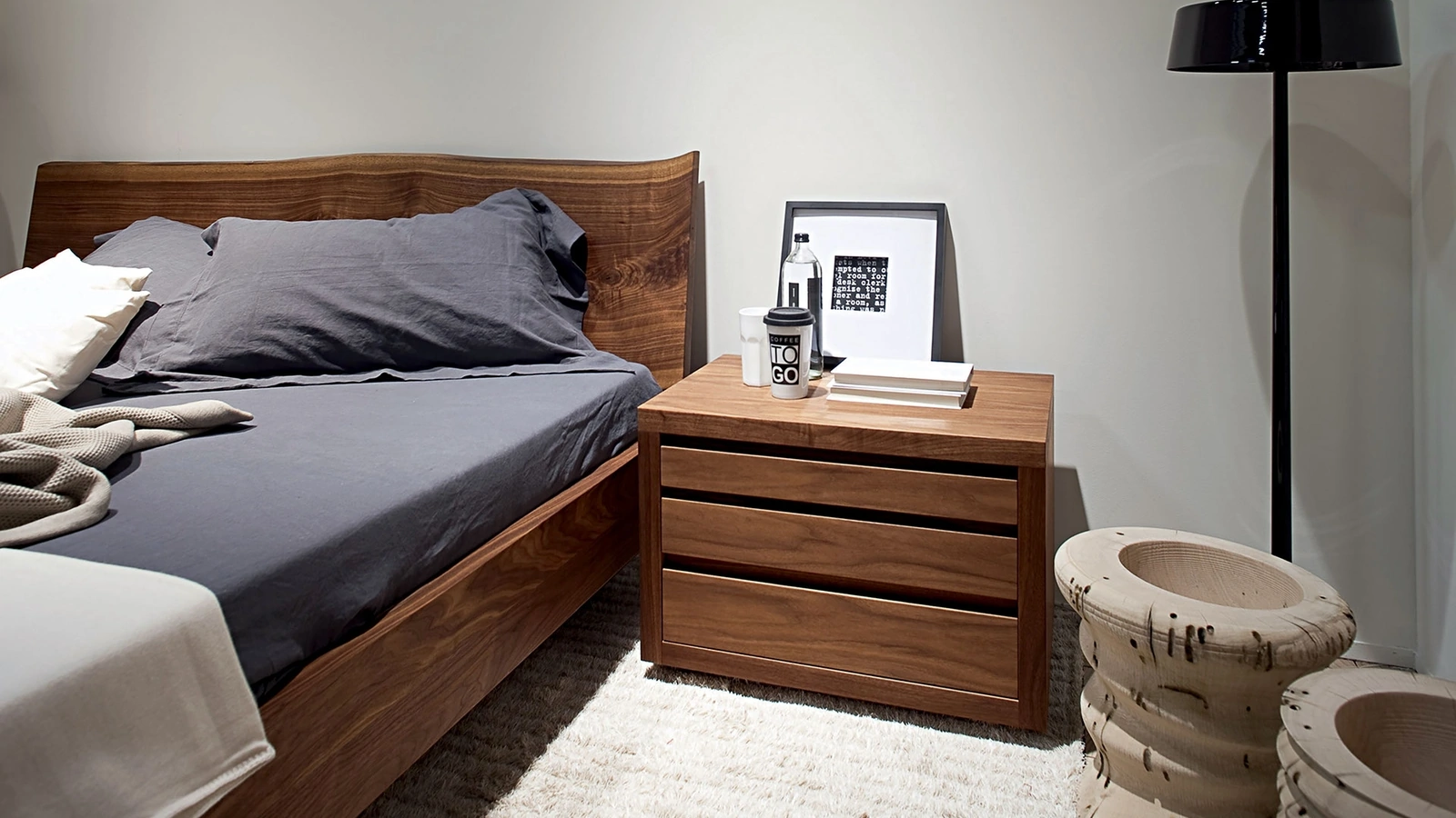 Comodino Kyoto 5 in listellare impiallacciato di Riva1920