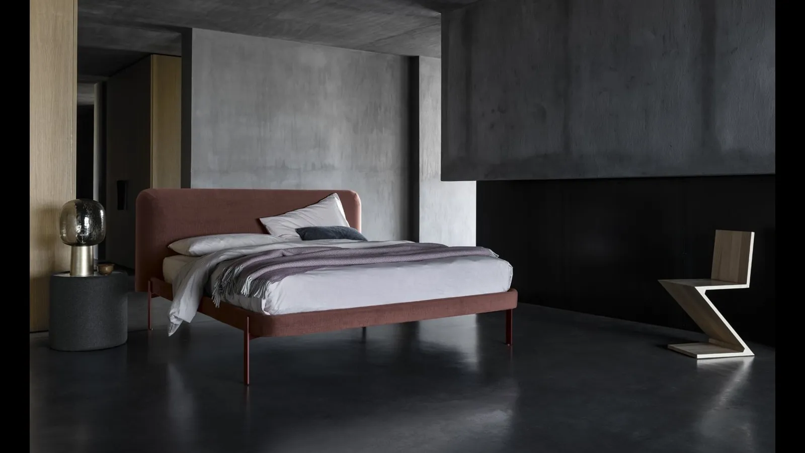 Letto matrimoniale in tessuto con testiera imbottita Joy di Bolzan Letti