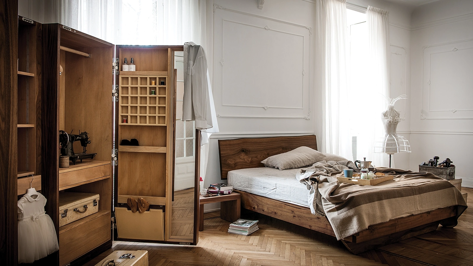 Letto con testiera interamente realizzato in legno massello Natura 6 di Riva1920