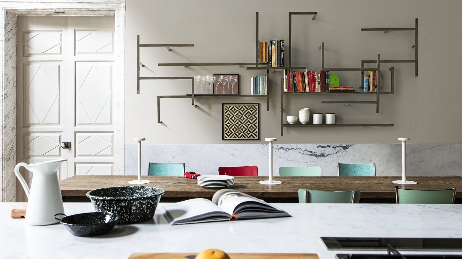 Libreria a muro di design in ferro tubolare quadrato Antologia di Mogg