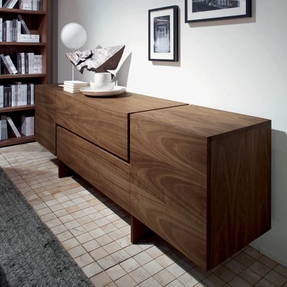 Madia Aki in legno massello e listellare di Riva1920