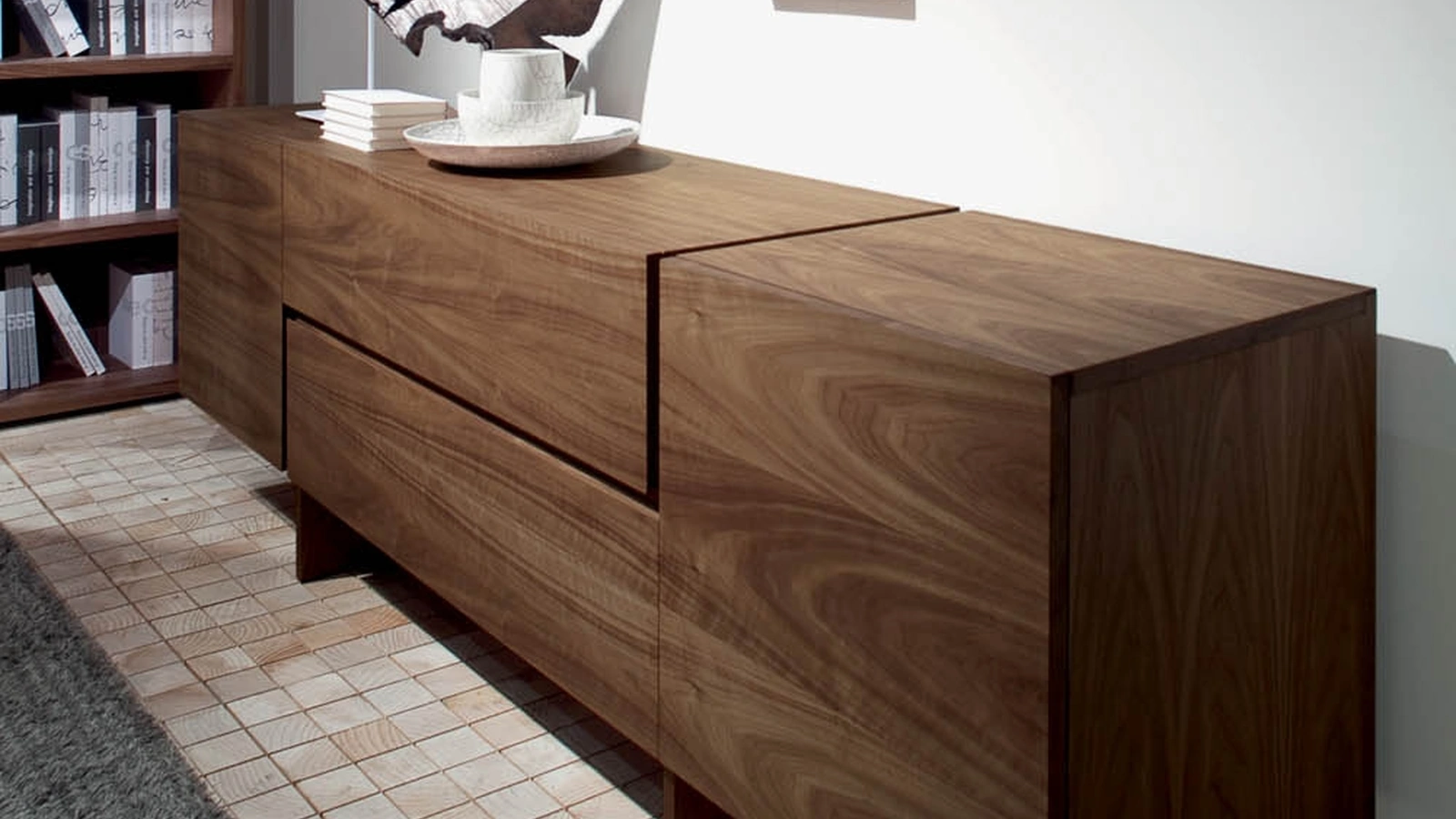 Madia Aki in legno massello e listellare di Riva1920