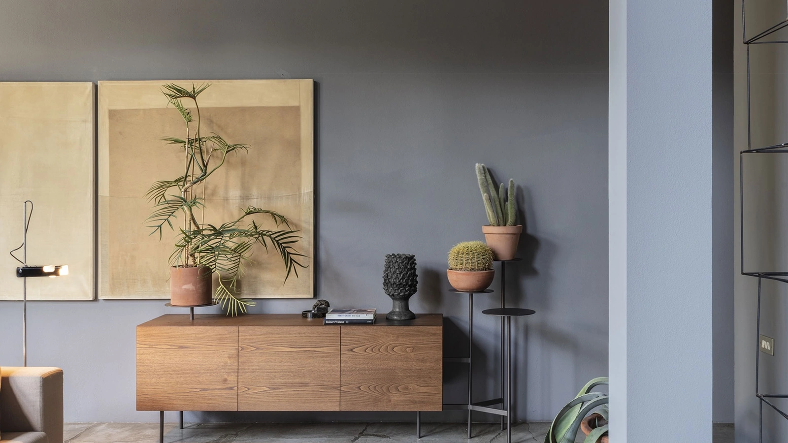 Madia in legno con supporti in metallo Ikebana di Mogg