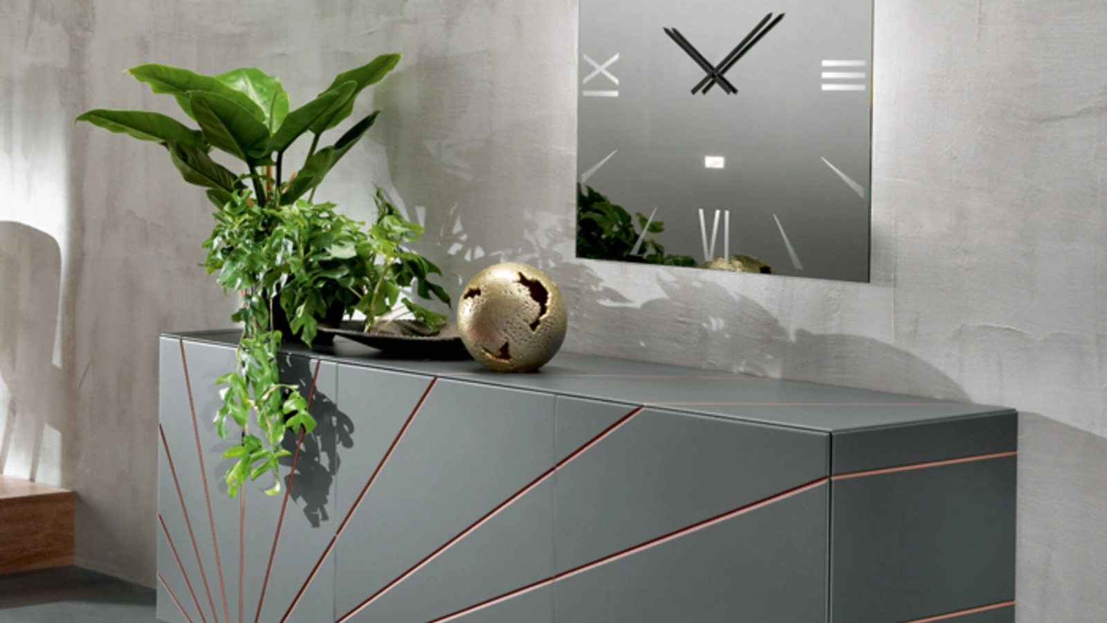 Madia Solaris in laccato grafite opaco di Riflessi