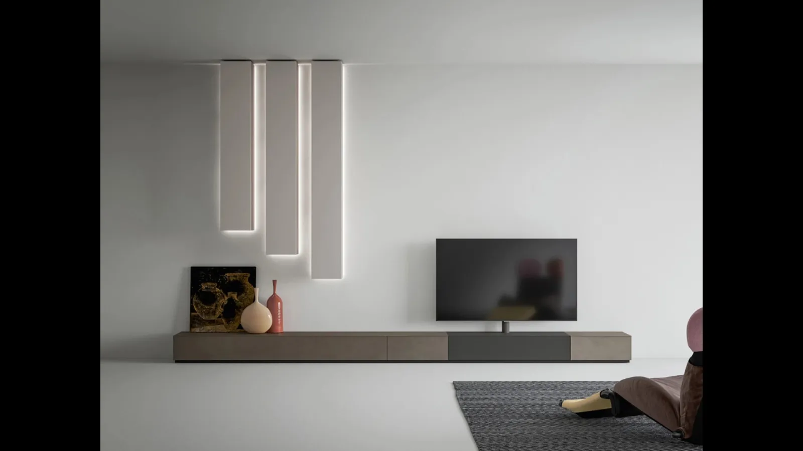 Mobile Porta Tv con Pilastri da soffitto di Caccaro