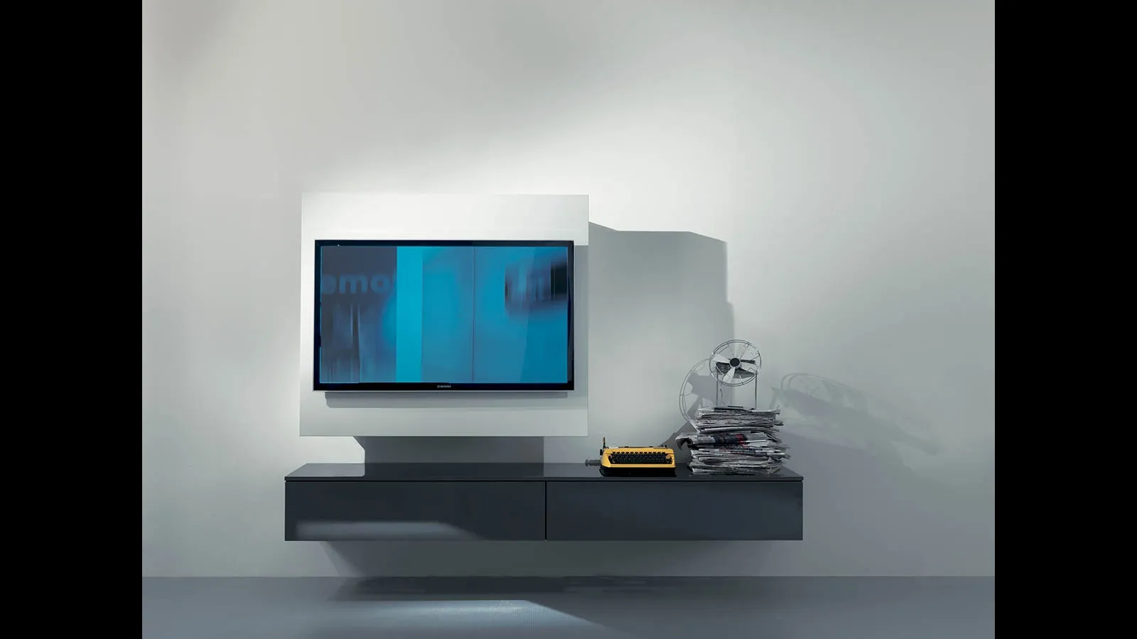 Mobile Porta Tv sospeso Rack 3 in laccato opaco di Fimar