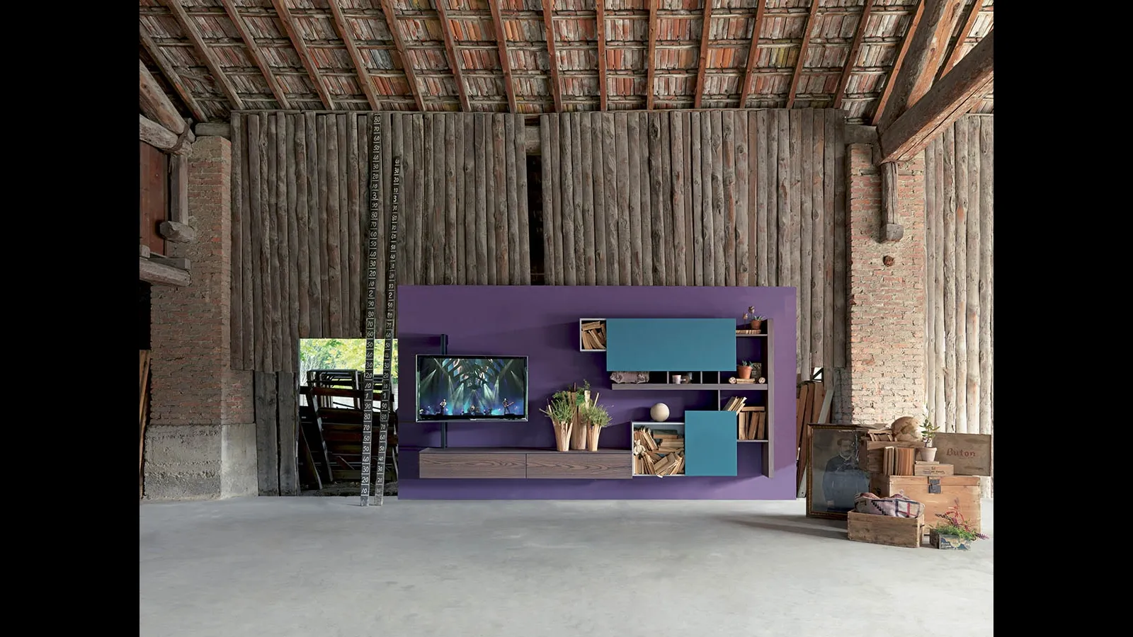 Parete Attrezzata sospesa in finitura olmo piombo, laccato avio e pietra opaco Side 01 di Fimar