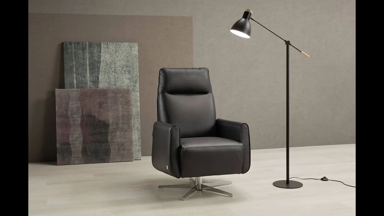 Poltrona girevole in pelle Lizzy di Egoitaliano