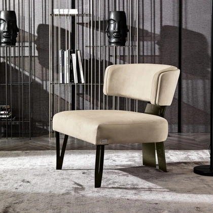 Poltroncina in pelle Prima di Albani