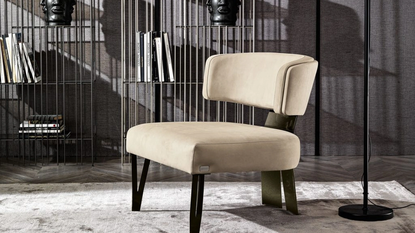 Poltroncina in pelle Prima di Albani
