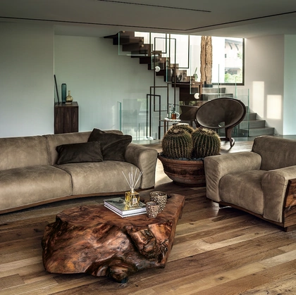 Salotto Nudo in pelle con scocca scolpita nel legno massello di Riva1920