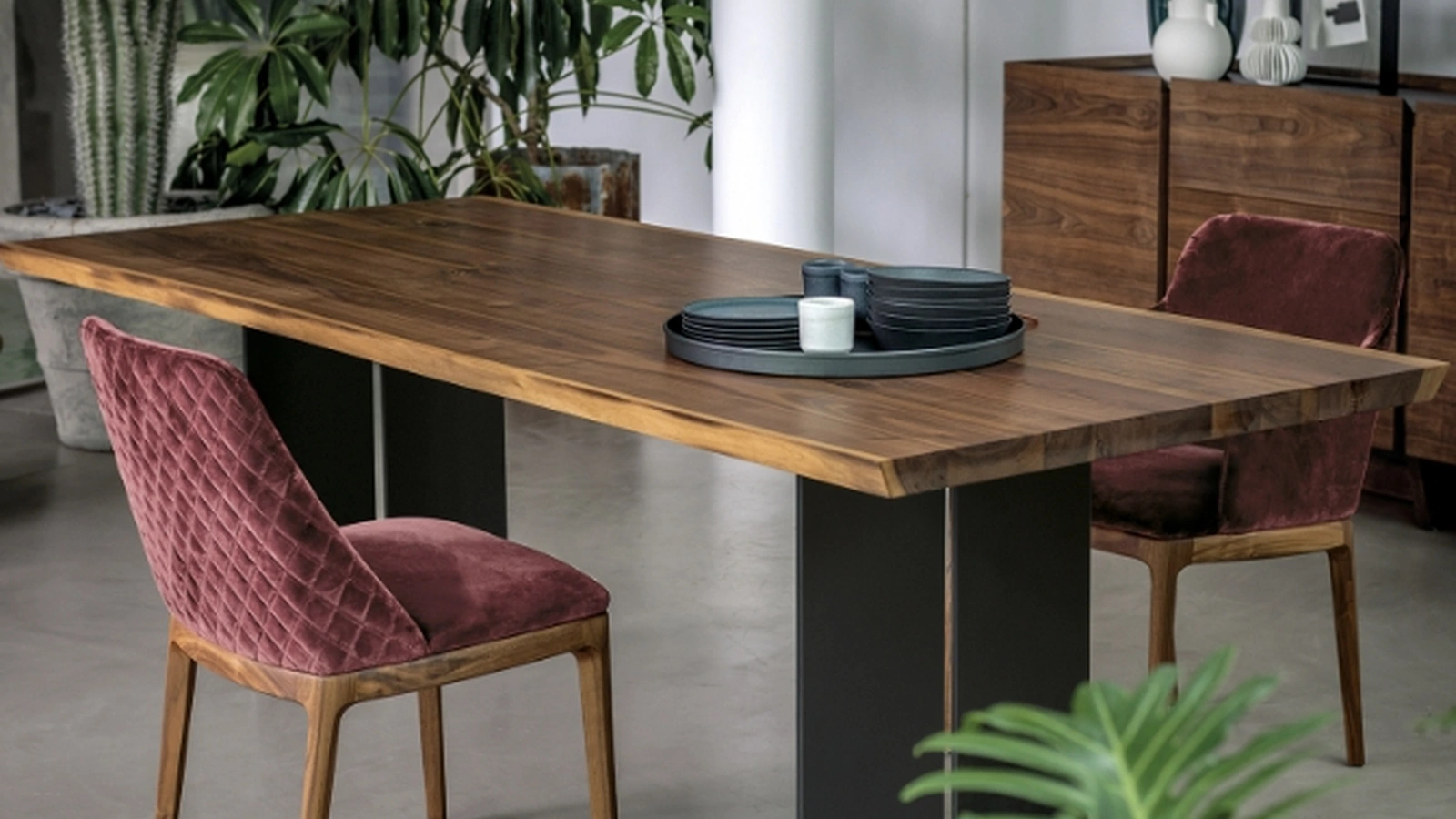 Sedia Cloe in tessuto con schienale trapuntato di Riva1920