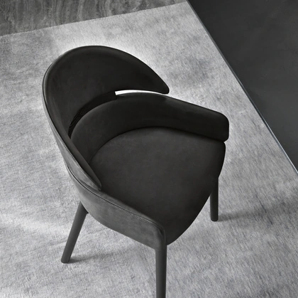 Sedia in pelle Lloyd di Fiam