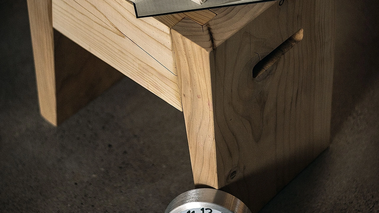 Sgabello Insieme in legno massello di cedro profumato di Riva1920