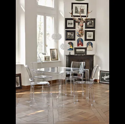 Sedia impilabile La Marie in policarbonato trasparente di Kartell