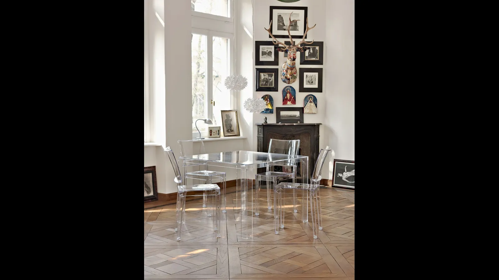 Sedia impilabile La Marie in policarbonato trasparente di Kartell