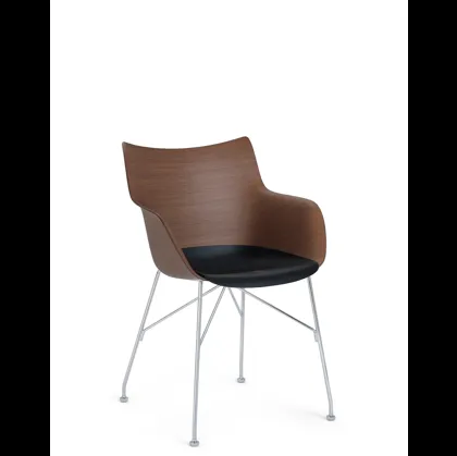 Sedia Q Wood con scocca in legno e base in acciaio cromato di Kartell