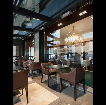 Sedia Madame in ecopelle di Kartell