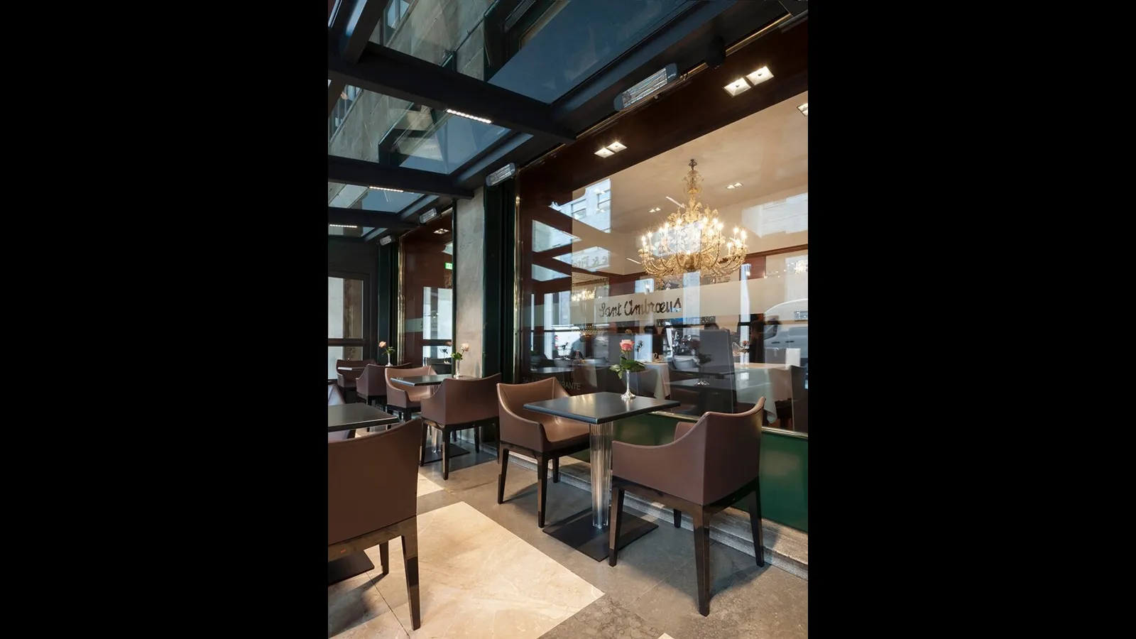 Sedia Madame in ecopelle di Kartell