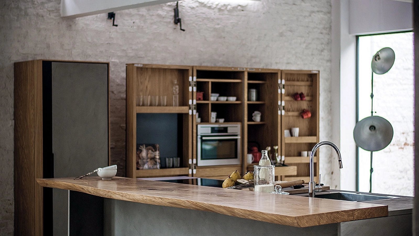 Sgabello Napa Big in legno massello di cedro di Riva1920