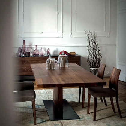 Sedia Pimpinella Leather Fabric in legno massello con seduta in pelle imbottita di Riva1920