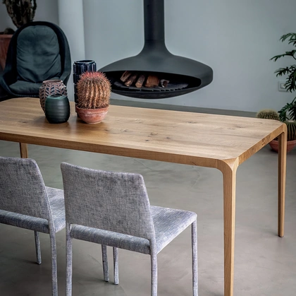 Sedia Kau completamente rivestita in tessuto di Riva1920