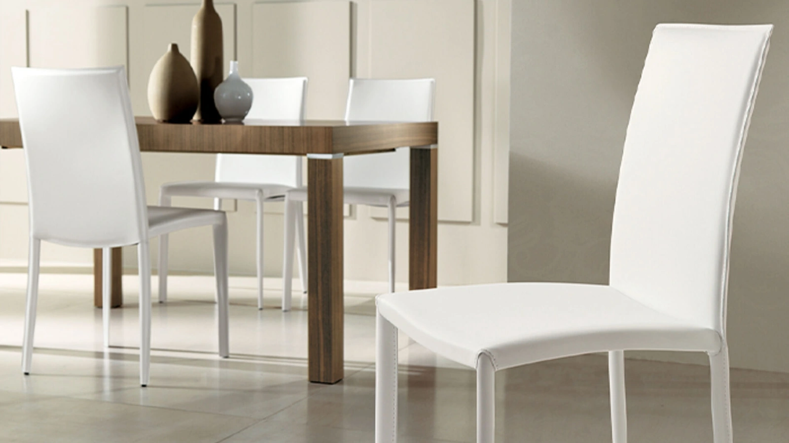 Sedia Sara rivestita in cuoio di Riflessi