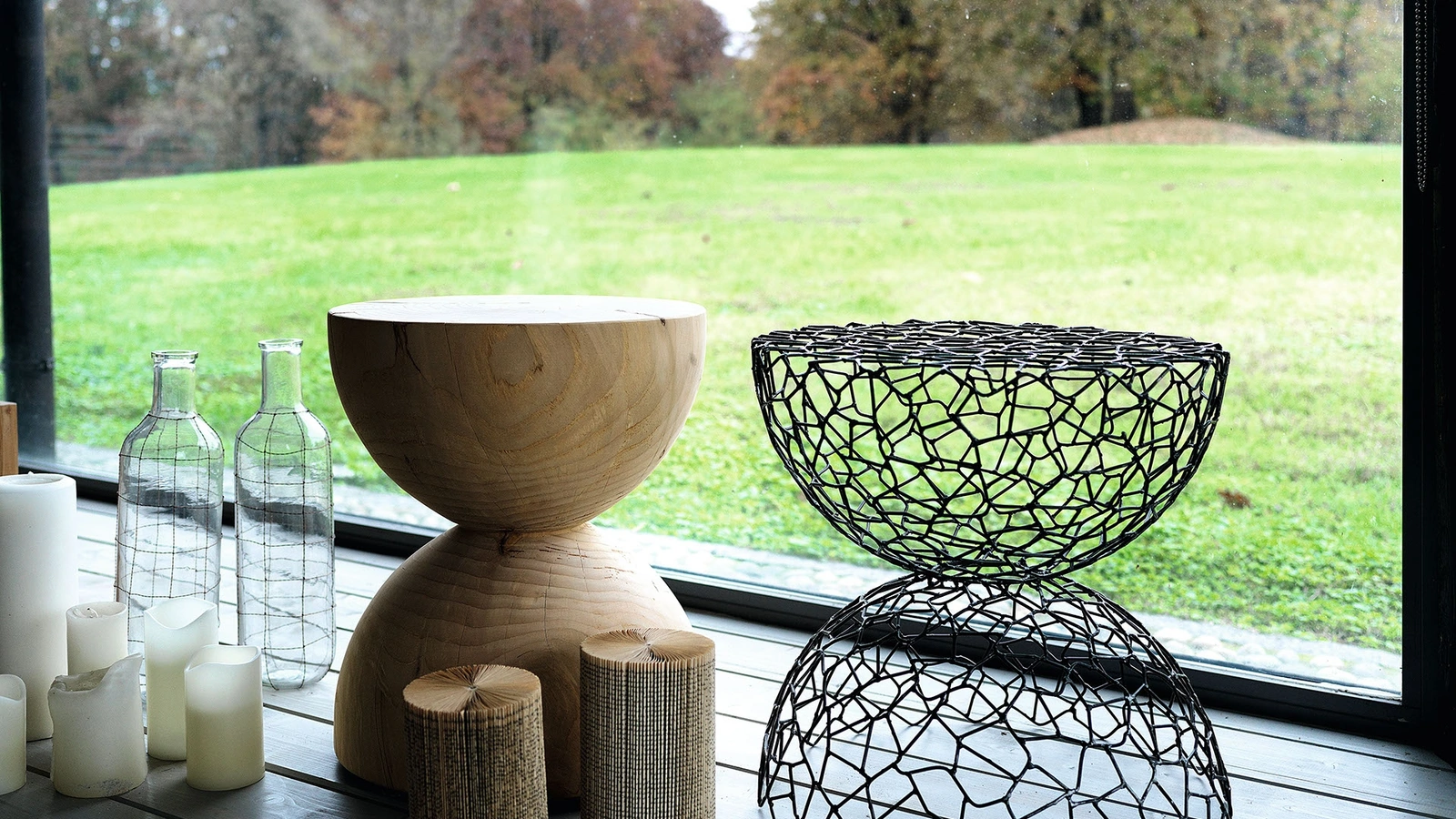 Sgabello Clessidra in legno massello di cedro profumato lavorato da un blocco unico di Riva1920