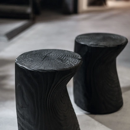 Sgabello Fiord in legno massello di cedro profumato lavorato da un blocco unico di Riva1920