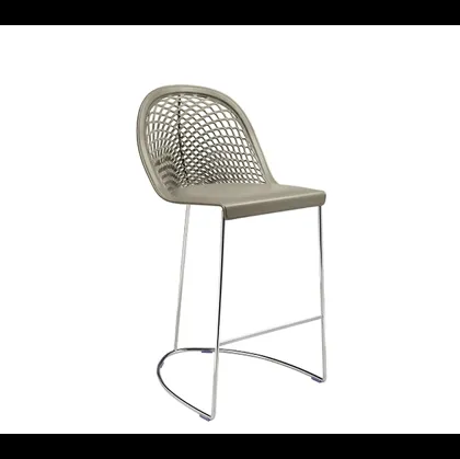 Sgabello Guapa in cuoio intrecciato di Midj
